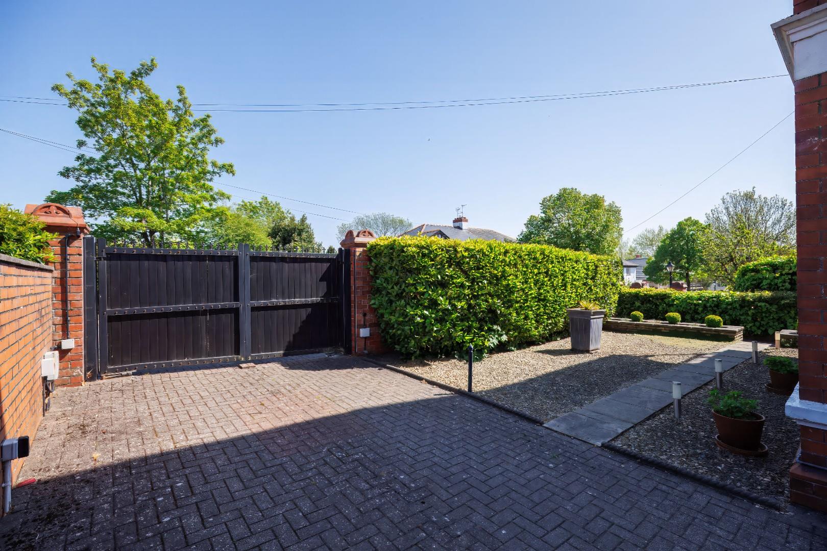 3 Lower Cwrt-Y-Vil Road, Penarth, CF64 3HQ